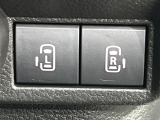【両側パワースライドドア】スマートキーや運転席のスイッチで後席両側スライドドアの開閉が可能♪電動だから力を入れてドアを開ける必要が無く、小さなお子様でも簡単に開け閉めでき快適です♪