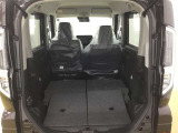 シートアレンジが多彩で、荷物の大小に応じてスペースを変えられる便利なお車です!