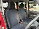 運転席シート廻りは使用感も少なく、良好な状態となっています。前オーナー様が丁寧に使っていたことがよくわかりますね。