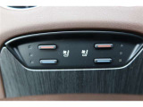 【シートヒーター&ベンチレーション】運転席、助手席ともにシートヒーター&ベンチレーション装備です。暑い日は冷たい空気をシートに送り、寒い日はシートを温めてくれますので快適です♪