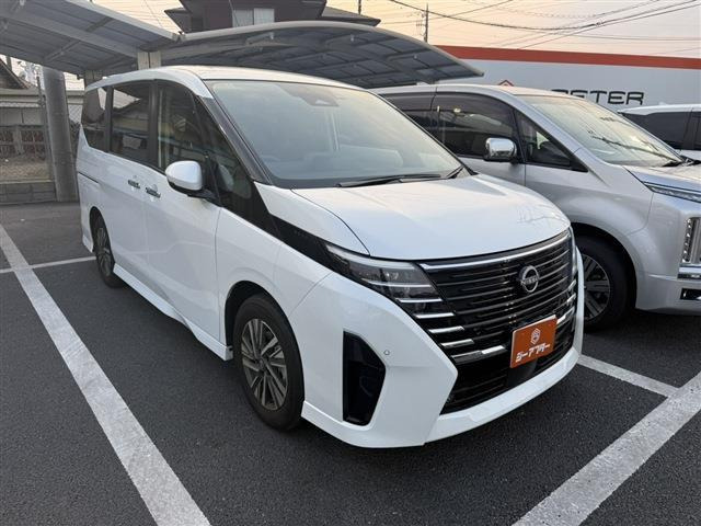 セレナ 2.0 ハイウェイスターV 禁煙車 社外ナビ バックカメラ