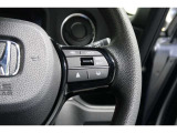 Hondaセンシングの機能のひとつ、アダプティブクルーズコントロール付!アクセルから足を離しても設定したスピードと前車との車間を保ち走行してくれます!車線維持もアシスト☆高速道路で疲労軽減ですね☆