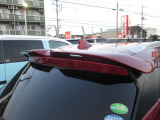 ルーフスポイラー付きです
