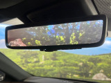 【デジタルインナーミラー】後席の大きな荷物や同乗者で後方が確認しづらい時でも安心!カメラが撮影した車両後方の映像をルームミラー内に表示。クリアな視界で状況の確認が可能です!