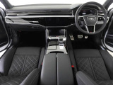 Audiのインテリアはエクステリア同様、優れたデザイン性とクオリティ、そして機能性を兼ね備えております。