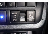 スライドドアの開閉は、ドアハンドルはもちろん運転席からのスイッチ操作でも可能です。お子様の送迎時の乗り降りも一段と楽になります。