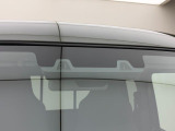 障害物を感知して、衝突の可能性がある場合、運転者へ警告音を発したり、衝突の可能性が高い場合、ブレーキの補助操作を行い、減速して衝突被害を軽減するシステムです。
