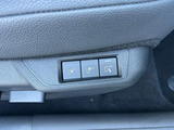 運転席は6ウェイパワーシート(アクティブランバーサポート機能付き)