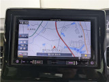 純正ナビを装備。タッチパネル式で使いやすく、お出かけもラクラクです。