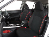 長時間の運転も疲れにくいフロントシート!体をしっかり支えてくれて運転がしやすい形状です!