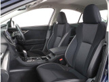 長時間の運転も疲れにくいフロントシート!体をしっかり支えてくれて運転がしやすい形状です!