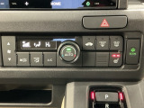 オートエアコン付きです!お好みの温度をセットするだけでエアコンの風量などを自動でコントロール。快適な車内でお過ごしいただけます。寒い時期には嬉しいシートヒーター付きです!