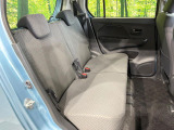 後部座席も気になるようなキズ・汚れやへたり等、大きなダメージはなく、良好な状態です。