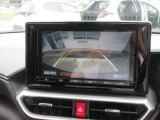 バックガイドモニターで、後方を確認しながら安心して駐車することができます。運転初心者も熟練者も必須の機能ですよ!