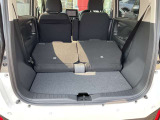 シートを倒してフルフラットに、長い荷物も楽々積み込めます。