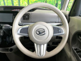 ステアリングも使用感が少なく、きれいな状態となっております♪