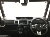 見通しのよいすっきりとした視界で、誰でも運転しやすいです。運転のしやすさは疲れにくさにも繋がりますよ♪