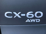 【AWD】全輪駆動。さまざまな運転シーンで走る歓びを高めます。