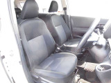 【内装】シエンタの車内です♪もちろん、フロアマットもついてますよ〜!