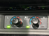 【シートベンチレーション】夏場は涼しい風でお尻や背中の熱やムレを防ぎ、冬はエアコンよりも早く温まってポカポカに!季節を問わず快適に過ごせます。