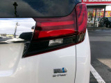 このテールランプが光っているところ見てみたくないですか?