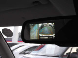 カメラボタンを二回押すことで運転席からの死角もカバーできます
