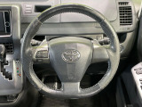 【純正革巻きステアリング】上質な革を使用することで、手にしっかり馴染みとても運転しやすいハンドルです♪
