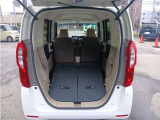 リアシートを倒せば広いラゲッジ