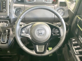 ステアリングも使用感が少なく、きれいな状態となっております♪
