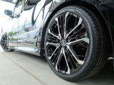 別途オプションにてホイールの変更や純正ホイールのご用意・スタッドレスタイヤ組込み等も可能です!詳しくは当店スタッフまで♪
