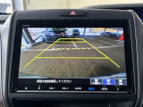 リアワイドカメラシステム!従来の視野に加えて、後方側方を約180&deg;まで見えるワイドビューと、後方を真上から見たような視野で駐車時などに便利なトップダウンビューの3つの視野があります!