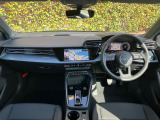 Audiのインテリアはエクステリア同様、優れたデザイン性とクオリティ、そして機能性を兼ね備えております。