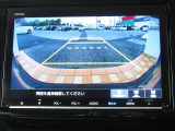 ギヤをRに入れるとナビの画面に後ろの映像が映るリヤカメラ付!後退時の安全確認やコンディションの悪い視界でもカラーバックモニターがドライバーをサポート☆☆☆