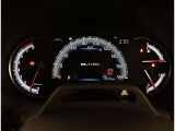 とっても見やすいメーターです。夜間時はラグジュアリーな気分にさせてくれる照明が魅力ですので、夜のドライブも楽しみになりますよ♪