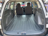 後部座席を倒すと長尺荷物も積み込み可能です
