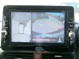 アラウンドビュ-モニタ-装備。上から見下ろしているような映像が表示されるので、車庫入れ時も安心です!