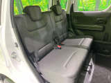 後部座席も気になるようなキズ・汚れやへたり等、大きなダメージはなく、良好な状態です。