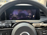 スポーティーなメーター回り、センターディスプレイにはお車の様々な情報を表示してくれます。