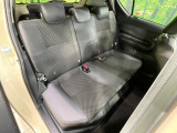 後部座席も気になるようなキズ・汚れやへたり等、大きなダメージはなく、良好な状態です。