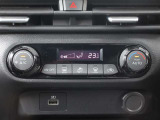 オートエアコンですので、車内を快適な空間に出来ます♪
