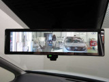 スマートルームミラー付きで後部座席に乗車してても後方がしっかり見れます