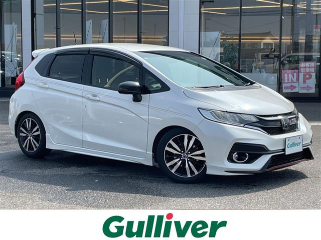 フィット1.5 RS ホンダセンシングワンオーナー 修復歴無し