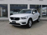 XC40 T4 AWD モメンタム 4WD 