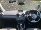 Audiのインテリアはエクステリア同様、優れたデザイン性とクオリティ、そして機能性を兼ね備えております。