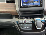 オートエアコン、シートヒーターで車内は快適にお過ごしいただけます。