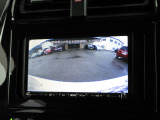 バックをするとき自動でリアの様子が映る『リアカメラ』付き!ナビ画面で確認しながらバックができますから安心ですね。でも、目視も大切ですよ!安全第一でお願いします!