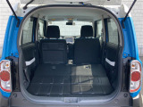 【ラゲッジスペース】リアシートを倒せばこの大容量!!ダンボールなどの大きい荷物も釣り具などの長尺物まで様々載せられそうです!!