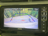 【バックカメラ】駐車時に後方がリアルタイム映像で確認できます。大型商業施設や立体駐車場での駐車時や、夜間のバック時に大活躍!運転スキルに関わらず、今や必須となった装備のひとつです!