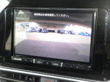 バックをするとき自動でリアの様子が映る『リアカメラ』付き!ナビ画面で確認しながらバックができますから安心ですね。でも、目視も大切ですよ!安全第一でお願いします!