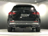 ◎屋根付き屋上階展示場では、天候に関わらず常時30台以上の展示車をごゆっくりご覧頂けます。【営業時間】月-金 9:30-18:00 土・日 10:00-18:00 【定休日】祝日